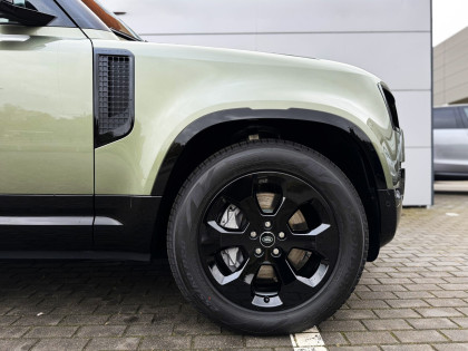 Defender MY25.5 3.0D I6 300 PS AWD Auto X-Dynamic HSE 110