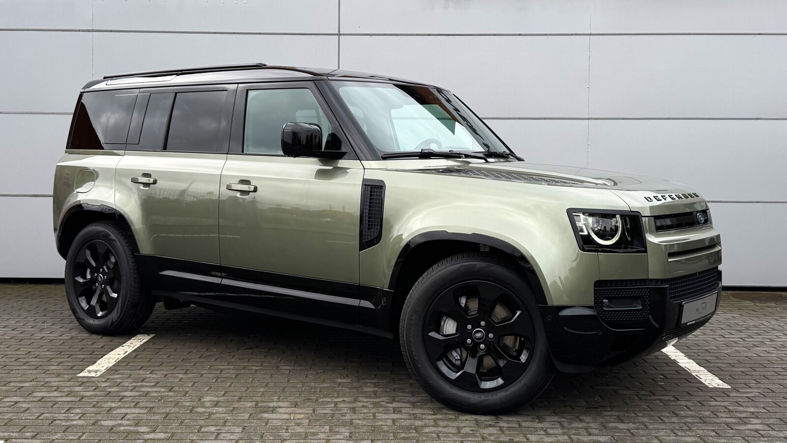 Defender MY25.5 3.0D I6 300 PS AWD Auto X-Dynamic HSE 110