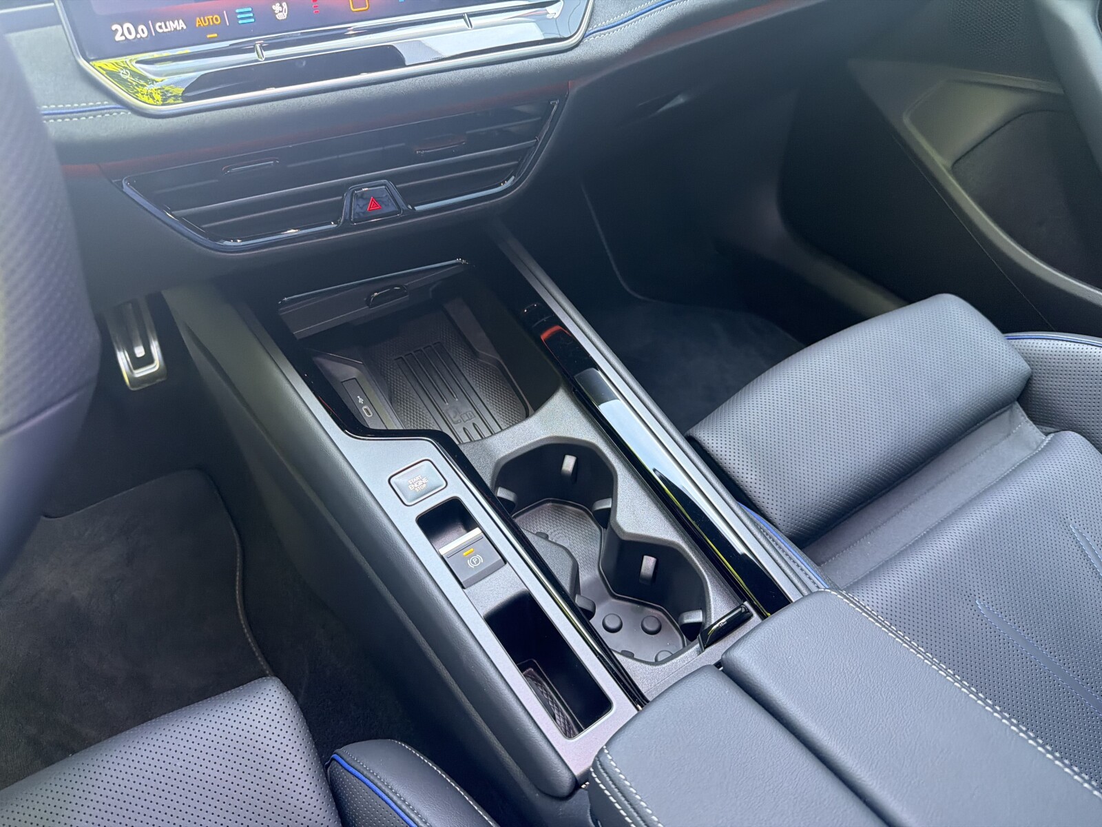 Volkswagen Passat Variant - zdjęcie 15