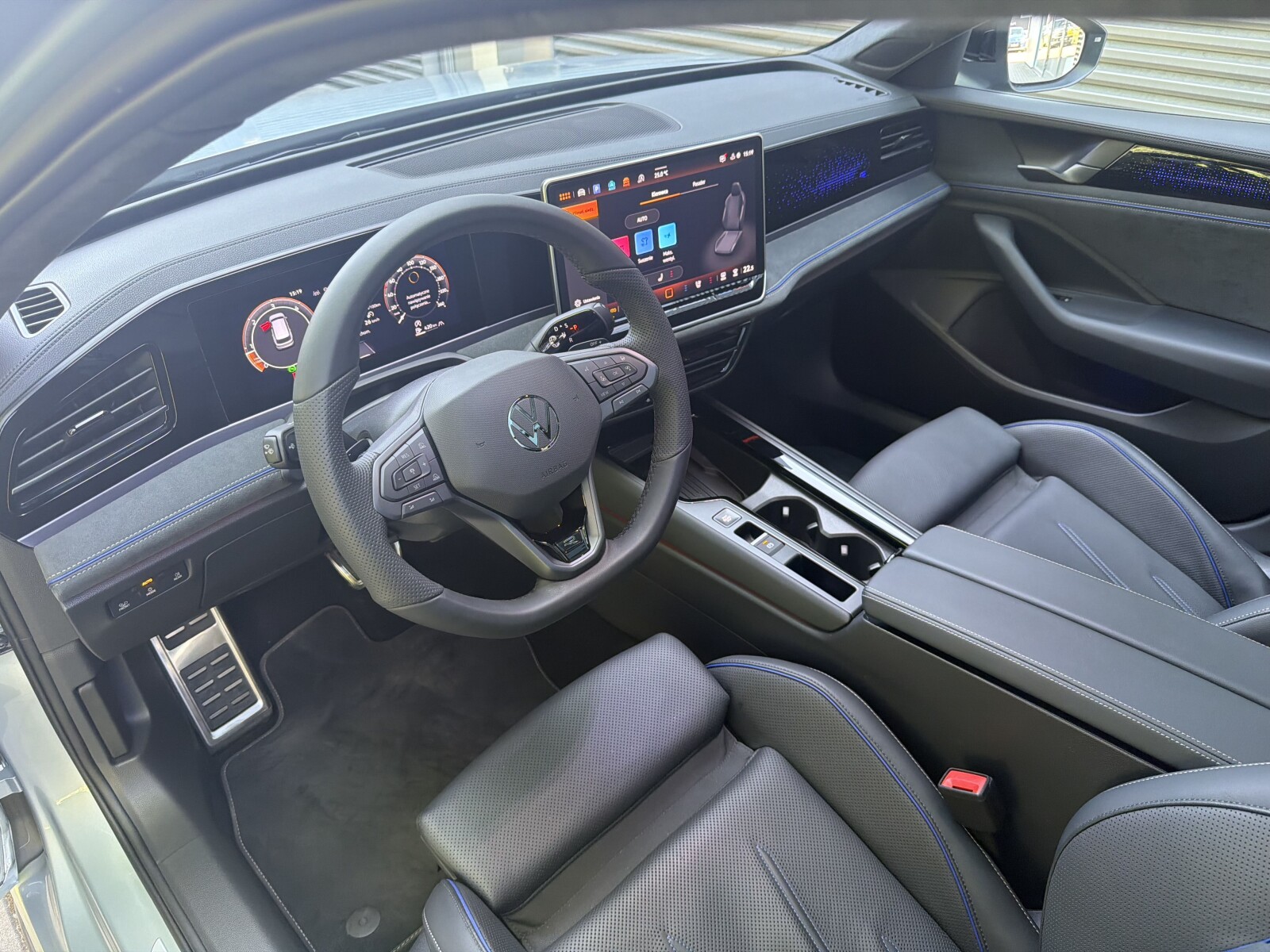 Volkswagen Passat Variant - zdjęcie 9