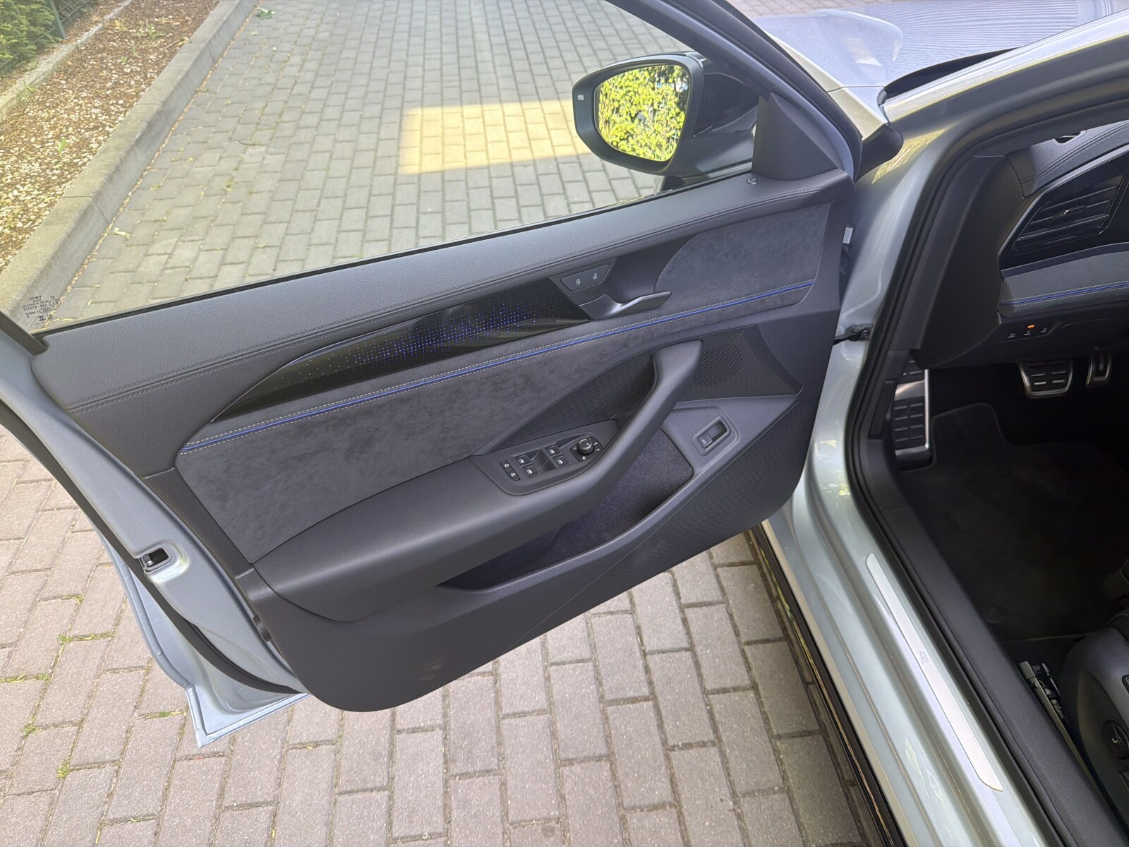 Volkswagen Passat Variant - zdjęcie 10