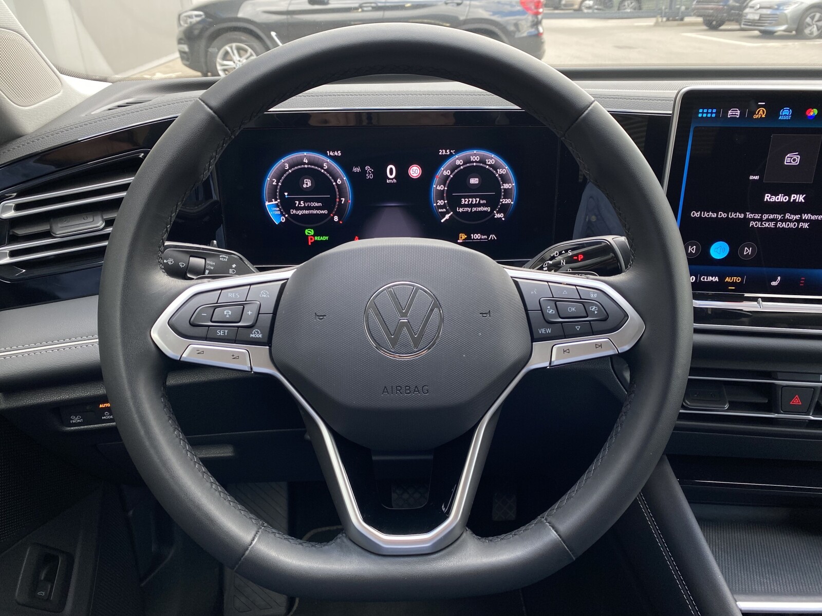 Volkswagen Tiguan - zdjęcie 15