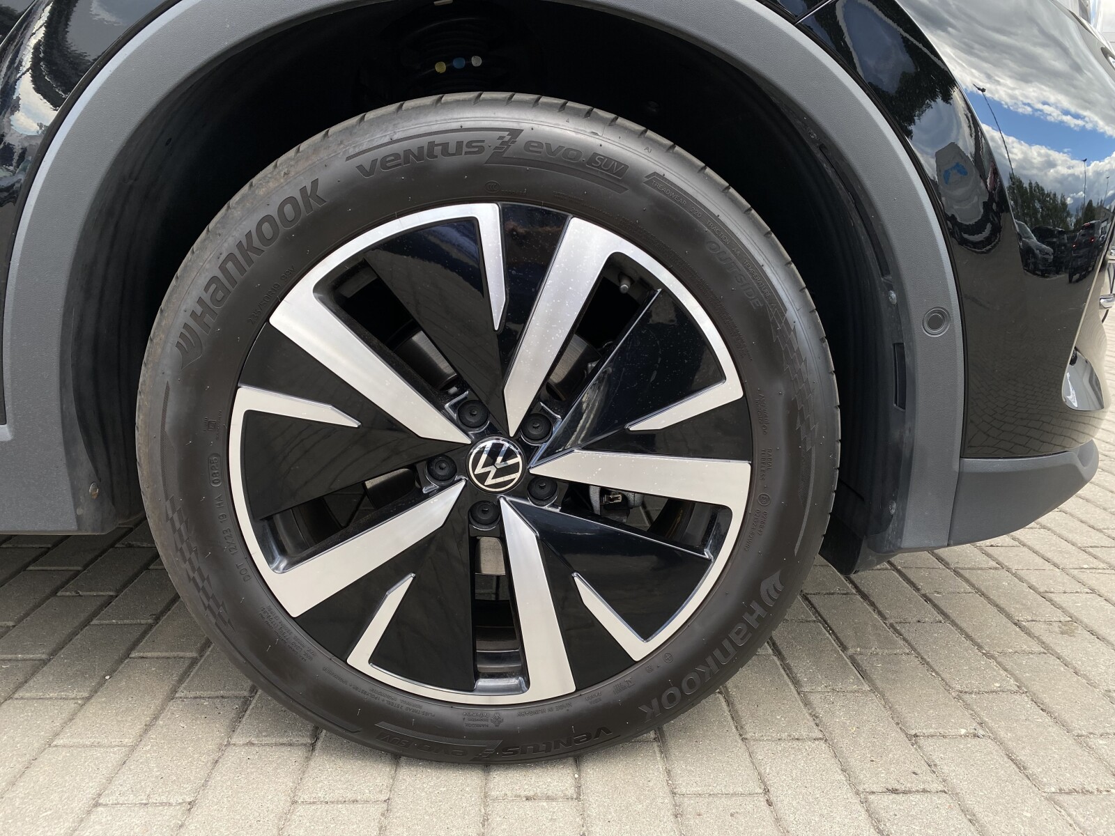 Volkswagen Tiguan - zdjęcie 29