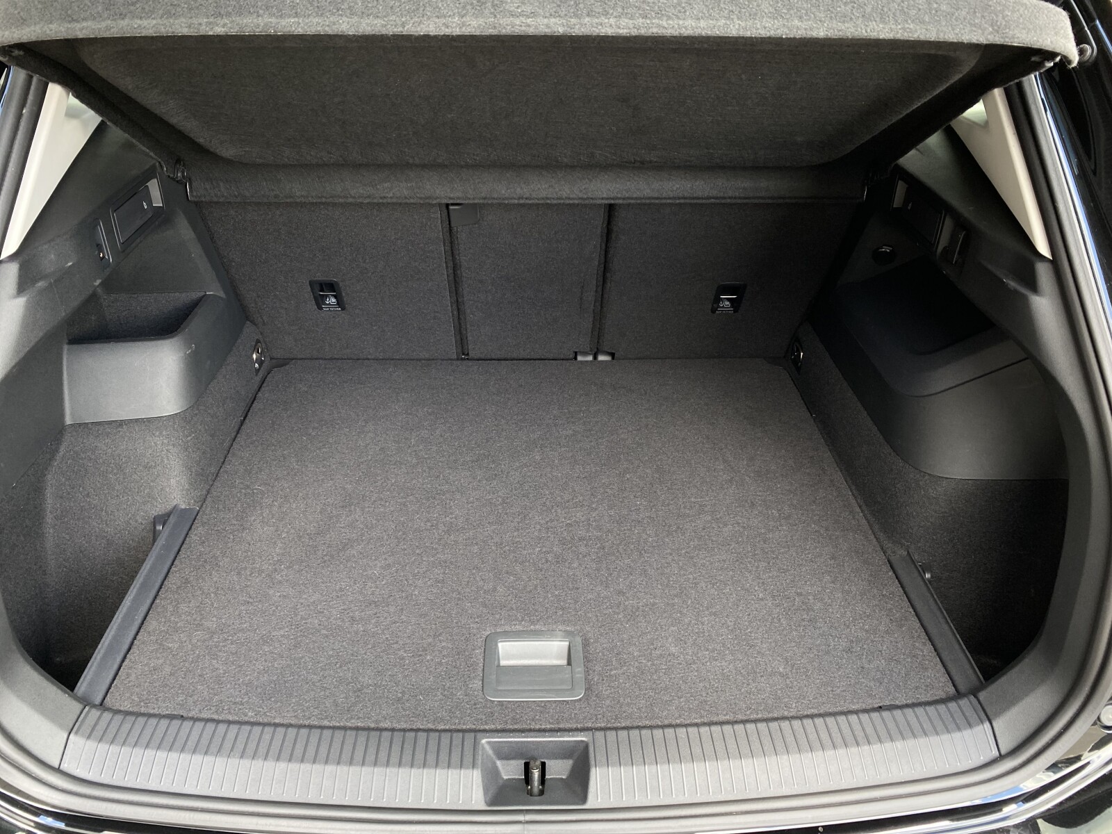 Volkswagen Tiguan - zdjęcie 34