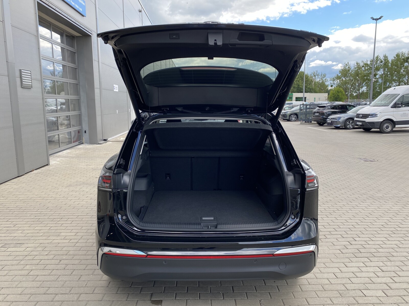 Volkswagen Tiguan - zdjęcie 34