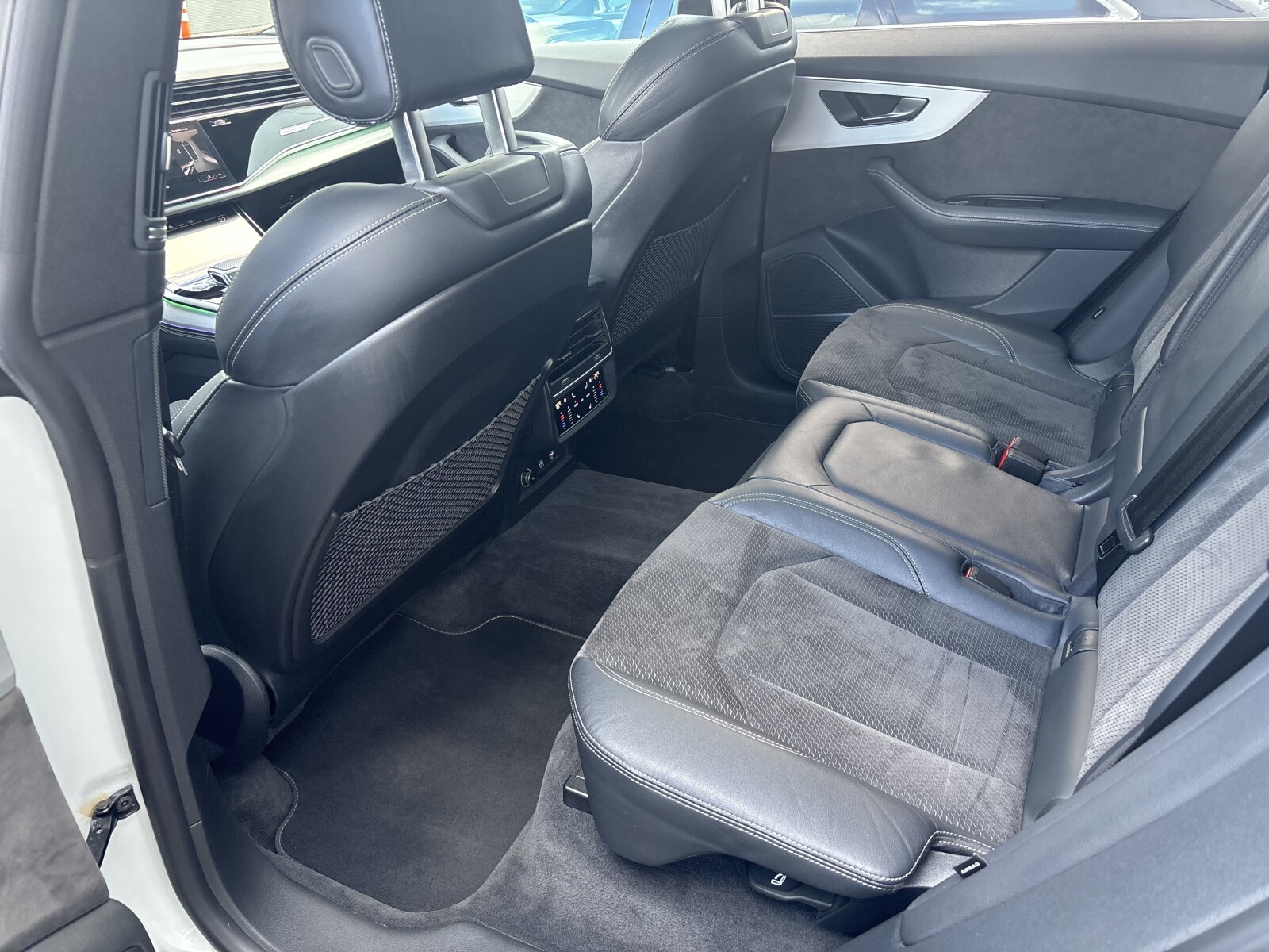 Audi Q8 - zdjęcie 31