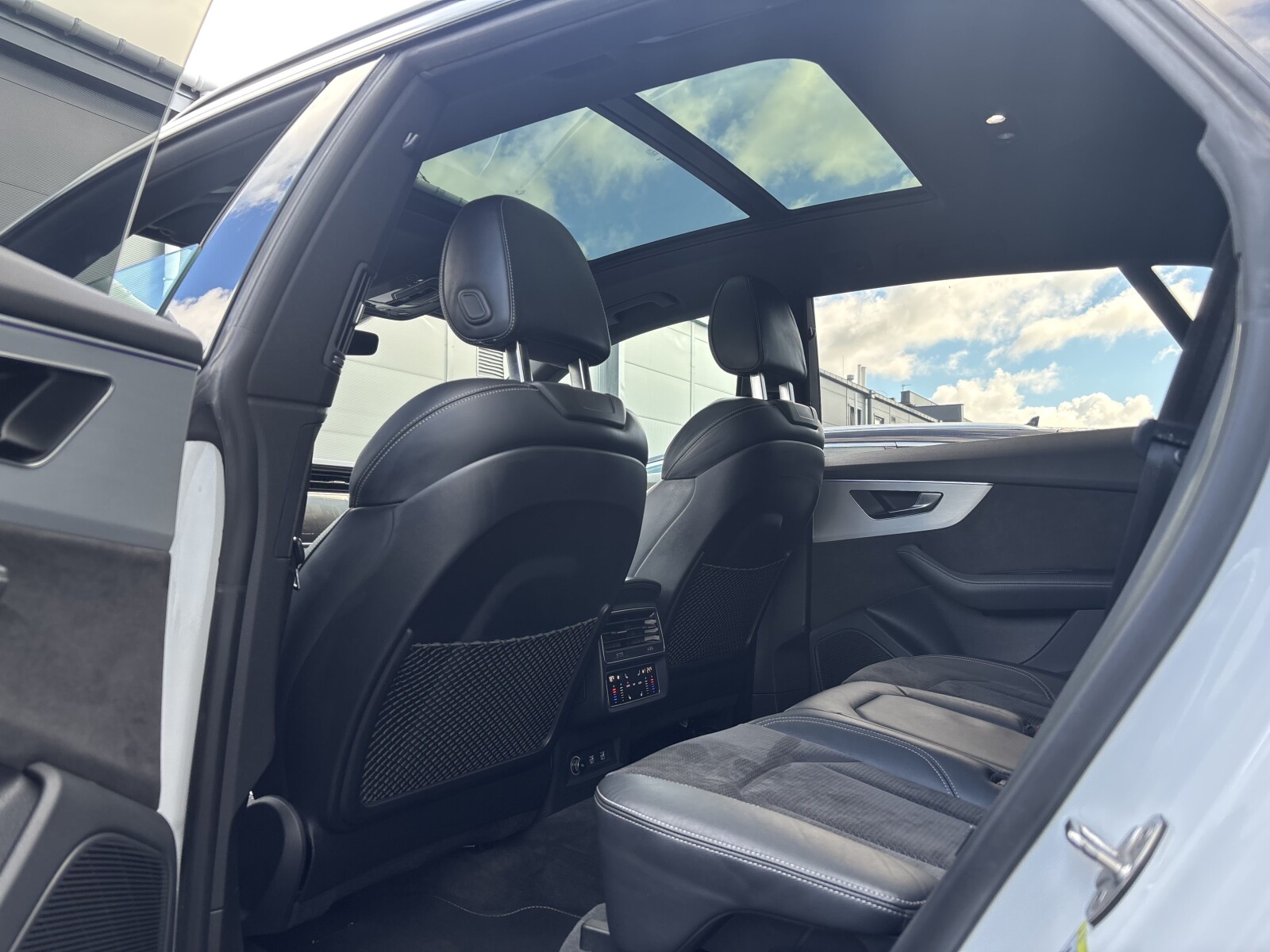 Audi Q8 - zdjęcie 30