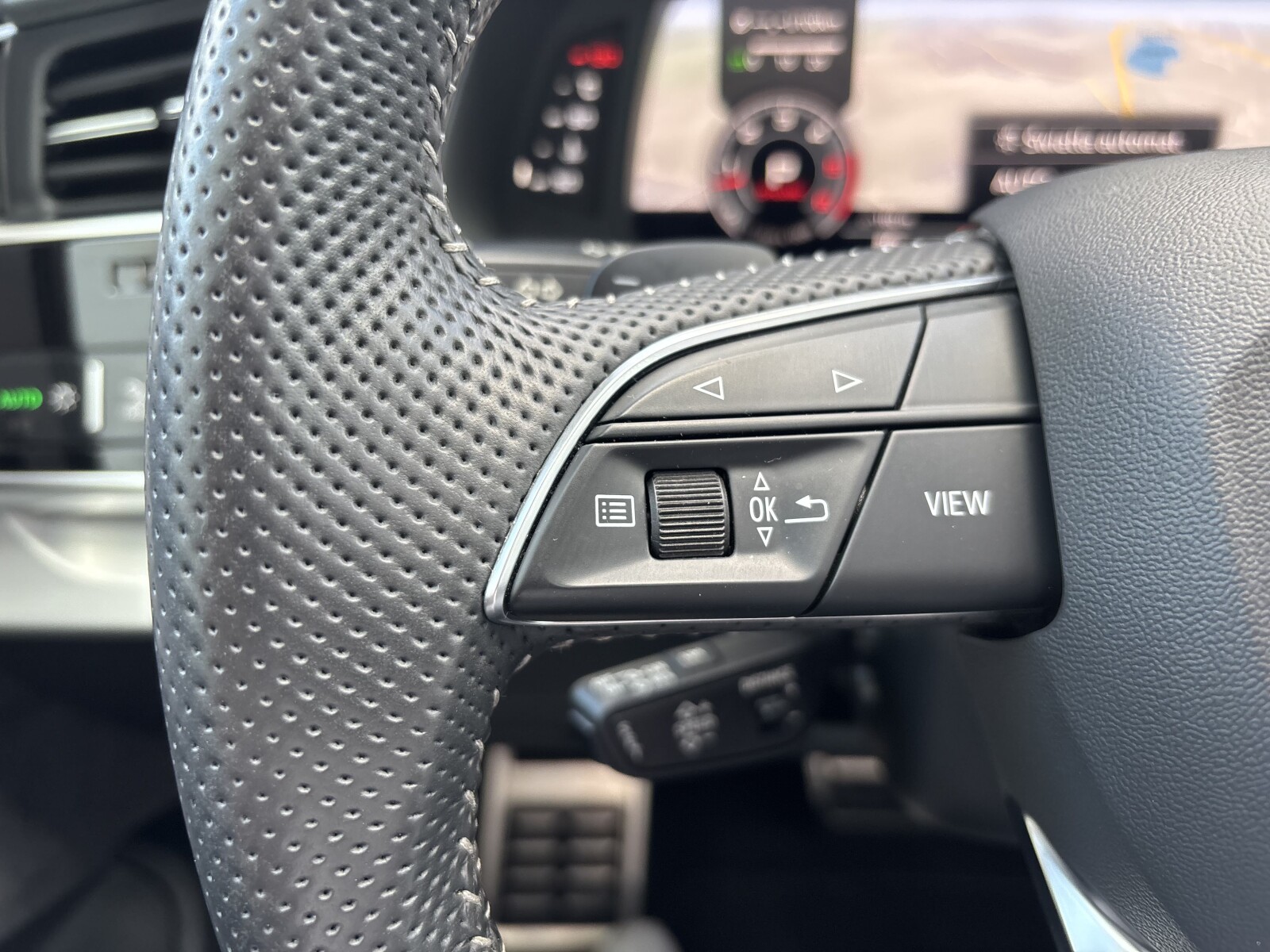Audi Q8 - zdjęcie 11