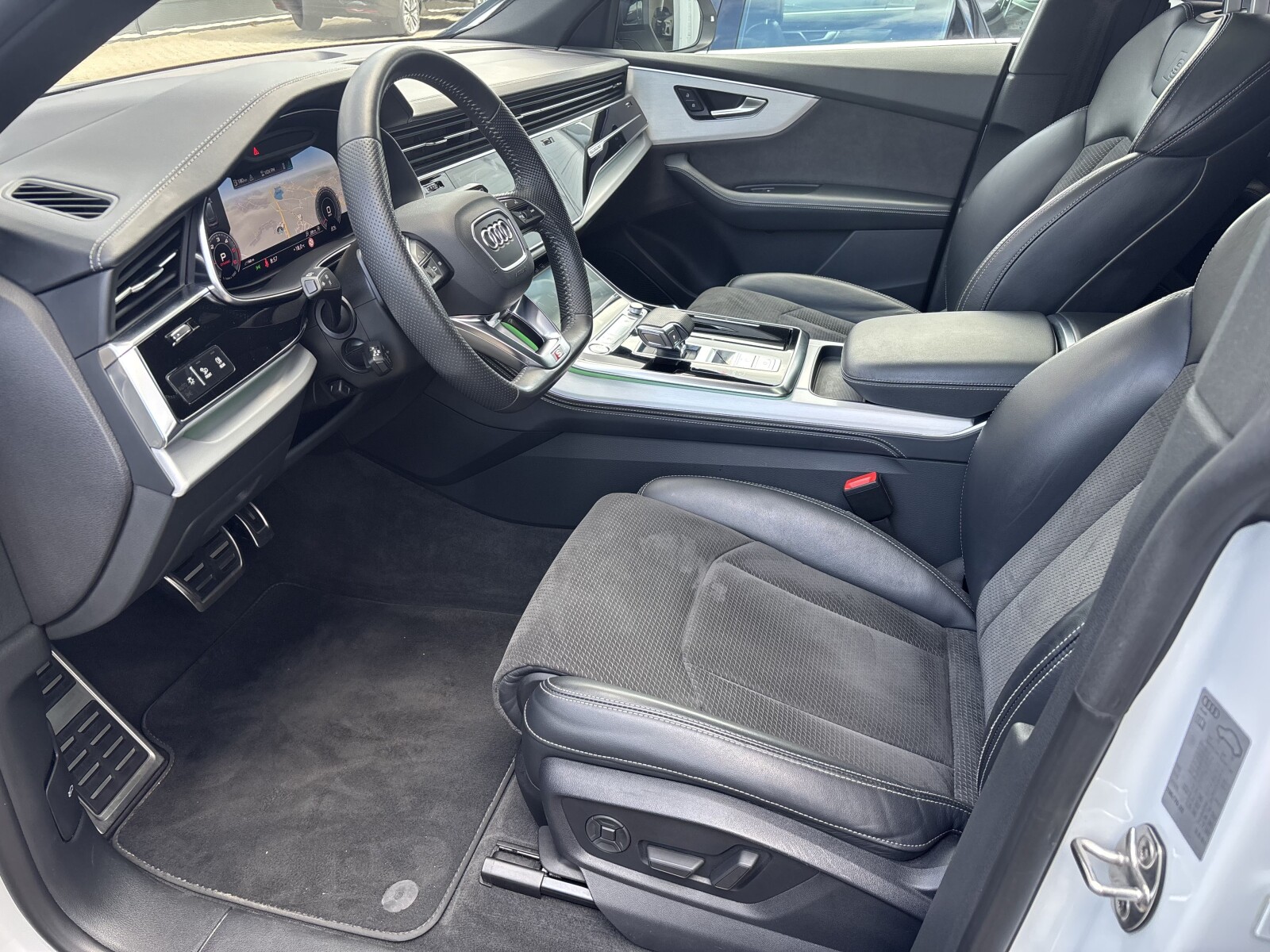 Audi Q8 - zdjęcie 15