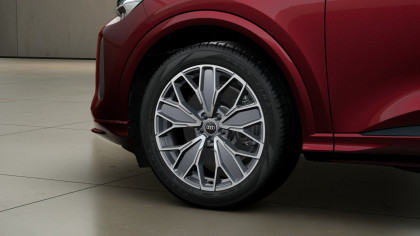 Audi Q5 | Technology | Kamera Cofania | Aud Sound System