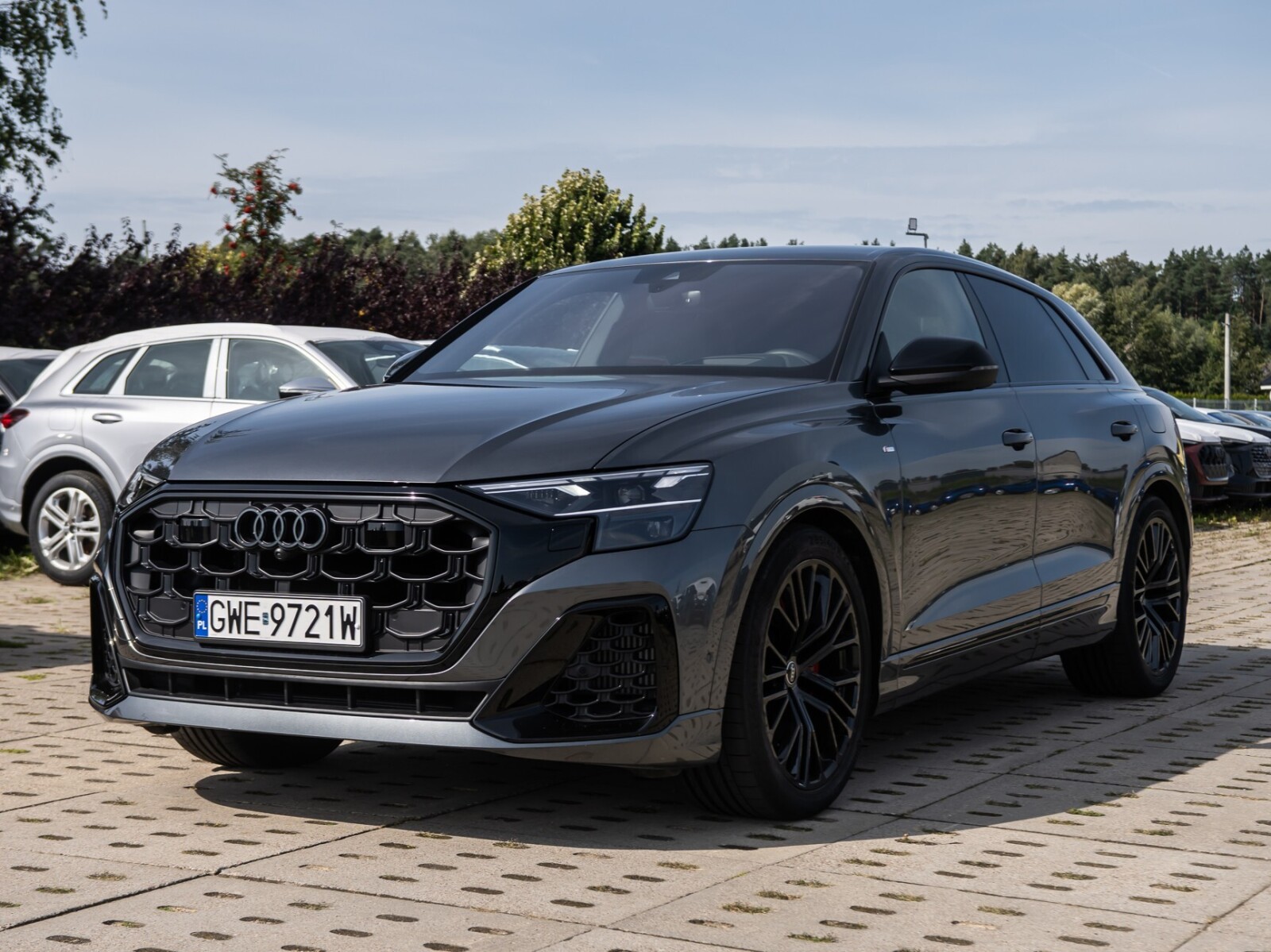 Head-up / Bang & Olufsen / Hak / 490 KM/ plug-in/ kamera360