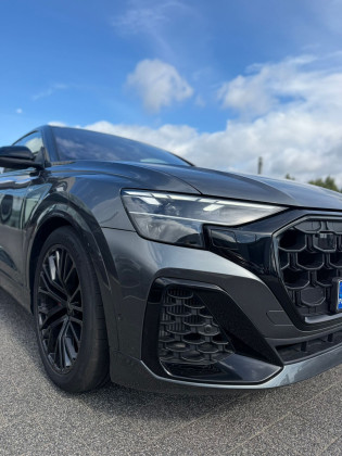 Head-up / Bang & Olufsen / Hak / 490 KM/ Plug-in/ Kamera360
