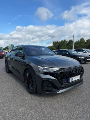 Head-up / Bang & Olufsen / Hak / 490 KM/ Plug-in/ Kamera360