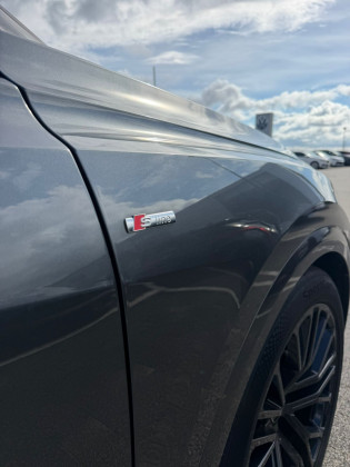 Head-up / Bang & Olufsen / Hak / 490 KM/ Plug-in/ Kamera360