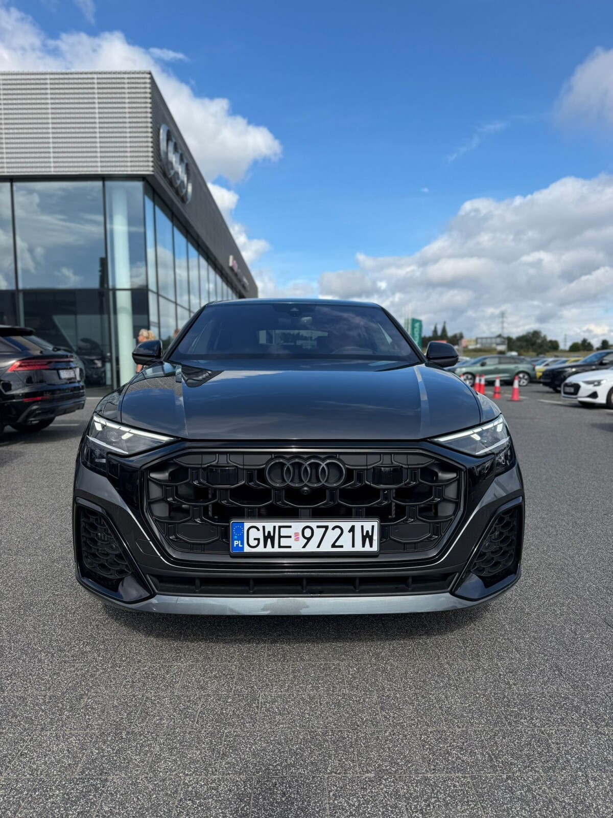 Head-up / Bang & Olufsen / Hak / 490 KM/ Plug-in/ Kamera360