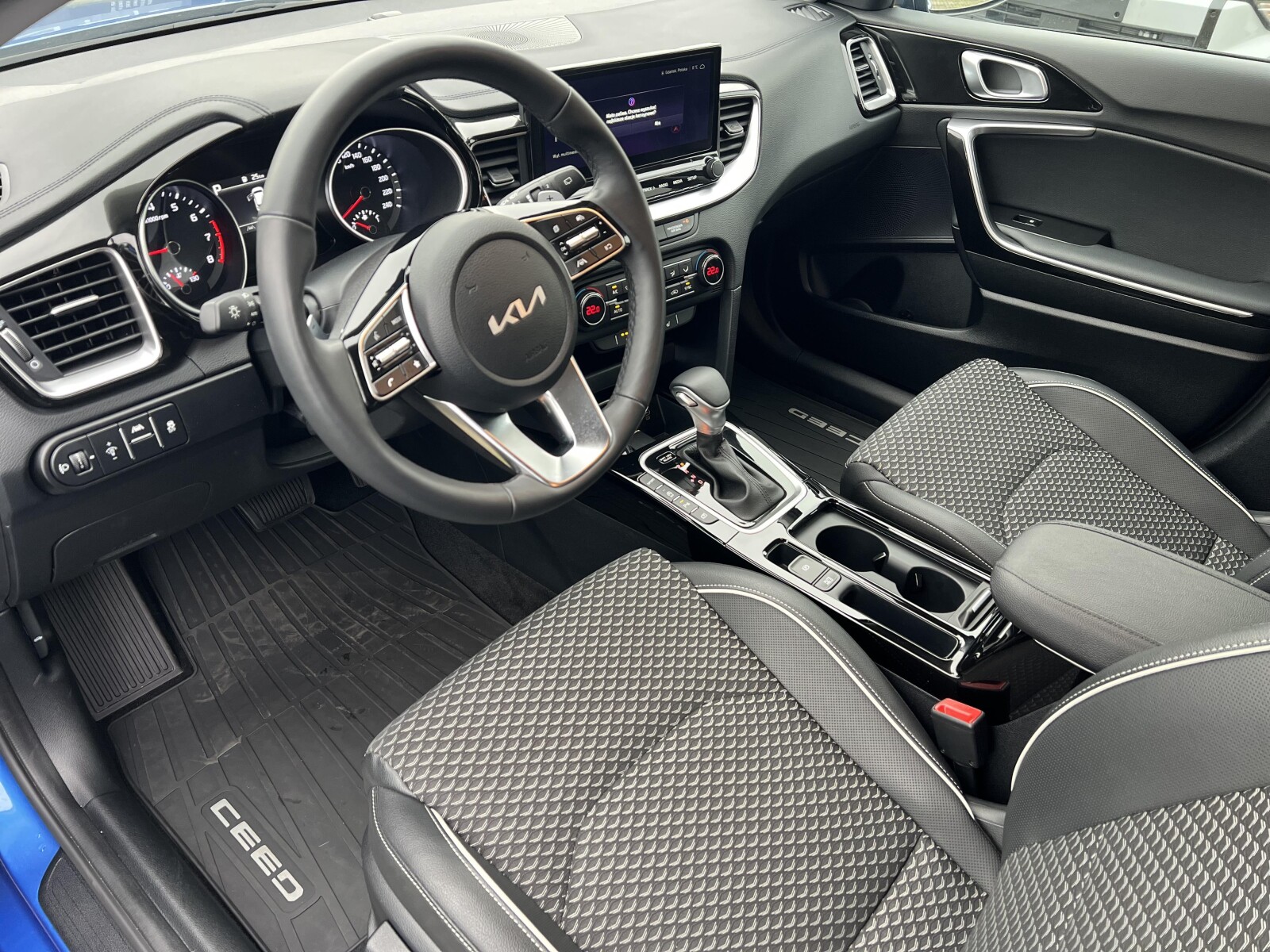 Kia Ceed - zdjęcie 10