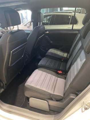 Rocznik 2026 | R-line | 7 Miejsc | LED Top | Pakiet Zimowy | Kamera