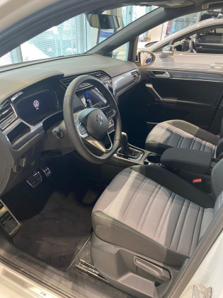 Rocznik 2026 | R-line | 7 Miejsc | LED Top | Pakiet Zimowy | Kamera