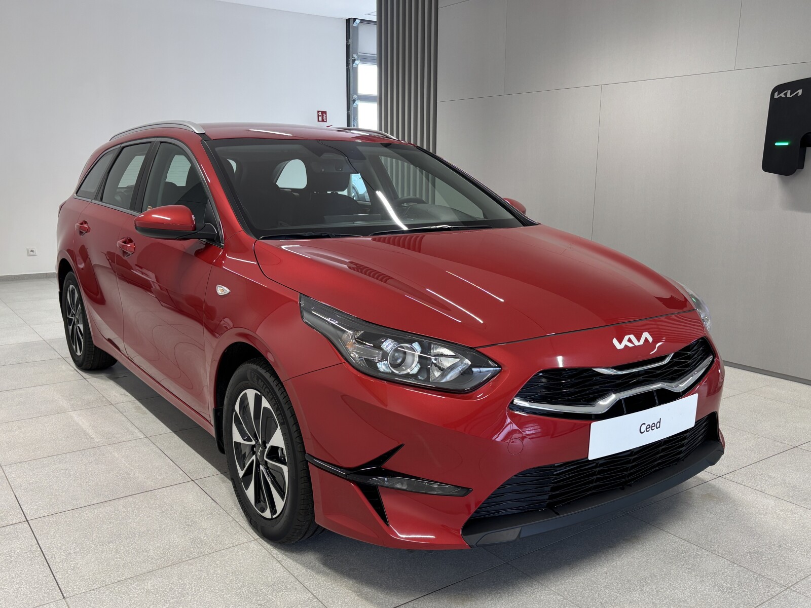 KIA Ceed 6MT red (2025)