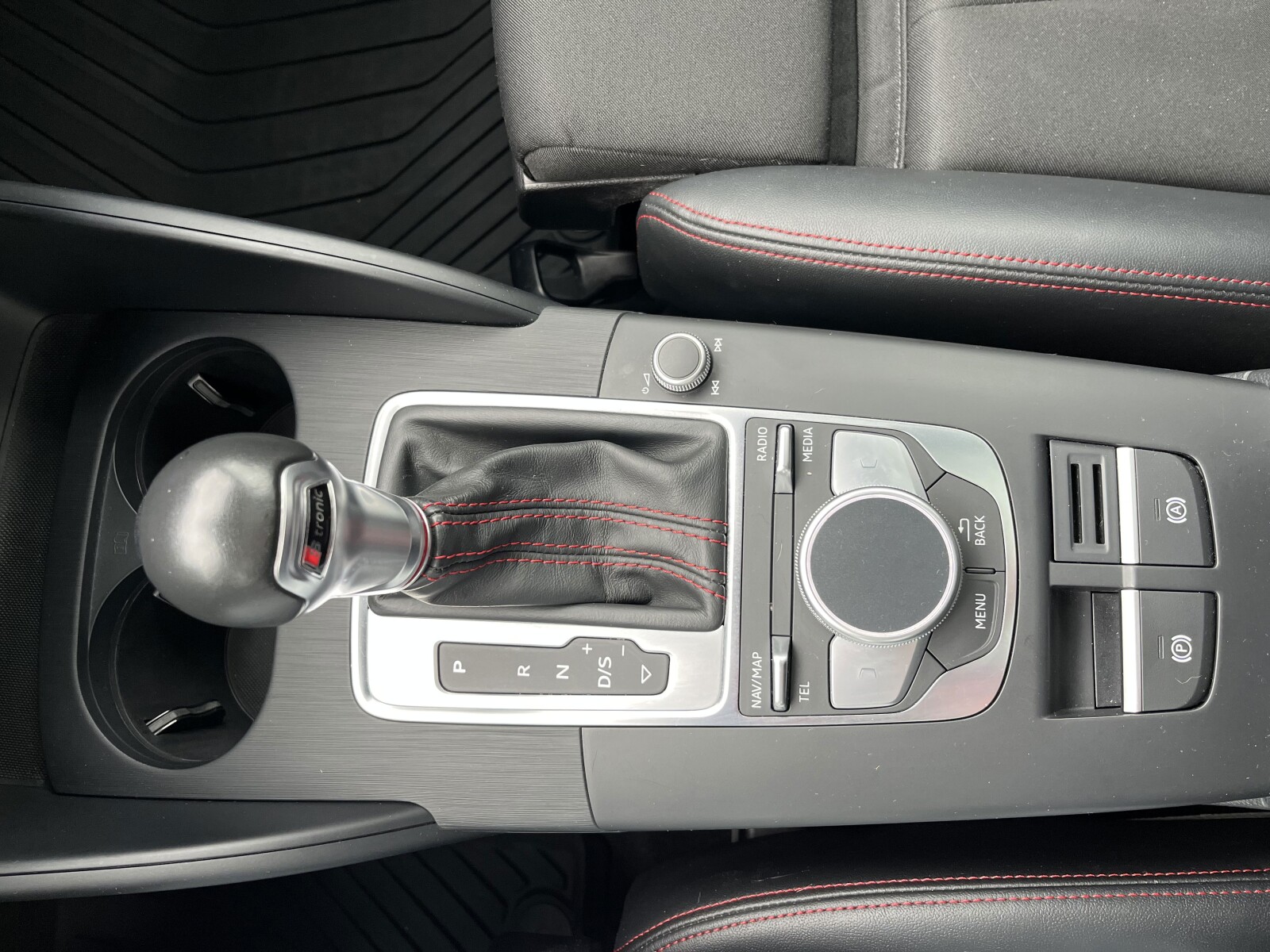 Audi S3 - zdjęcie 25