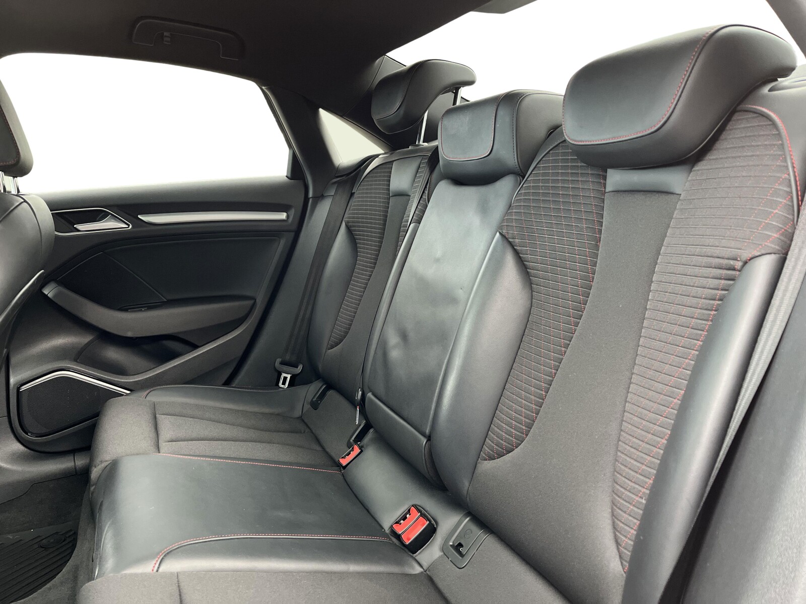 Audi S3 - zdjęcie 13