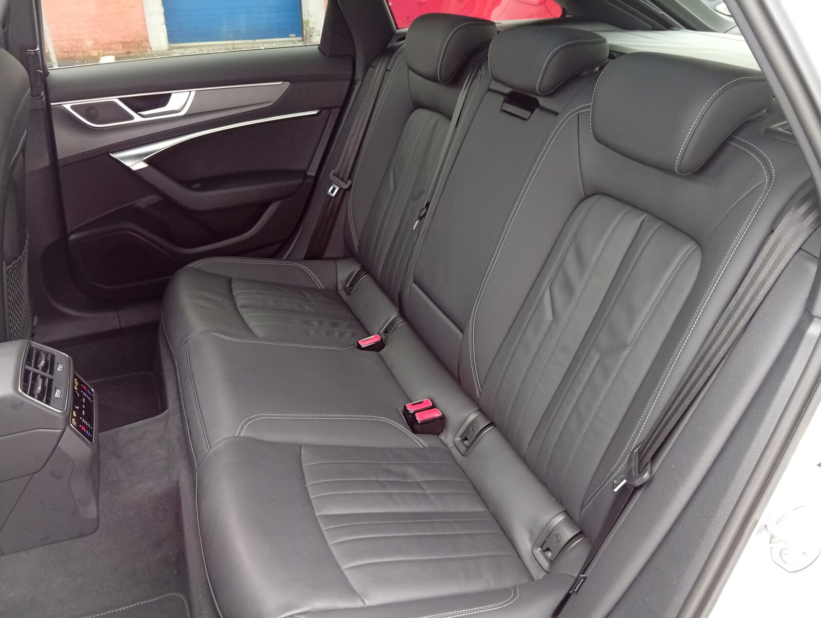 Audi A6 Avant - zdjęcie 12
