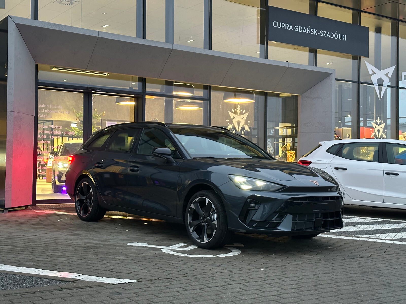 Pakiety: Edge, Dynamic Design, Inteligent Drive / Koło Zapasowe