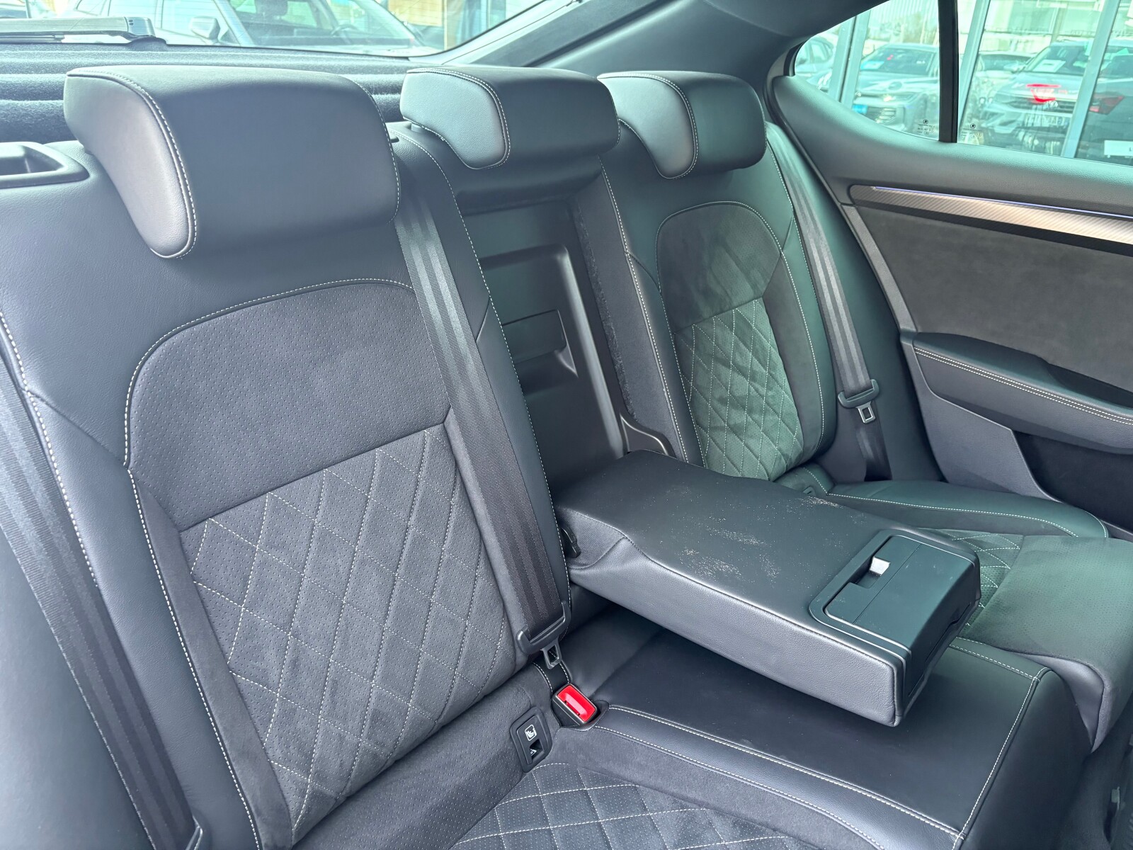 Škoda Superb - zdjęcie 15