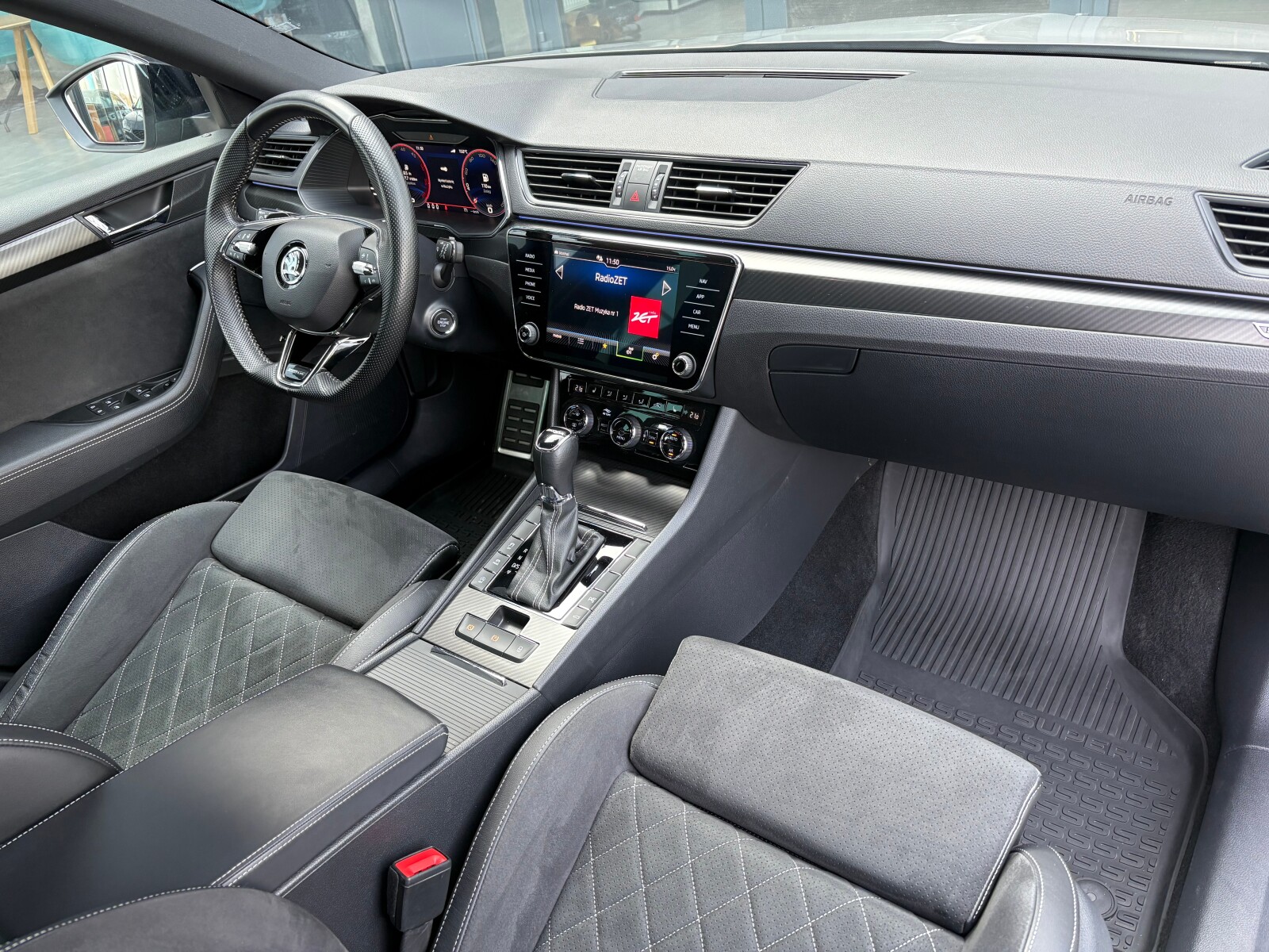Škoda Superb - zdjęcie 16