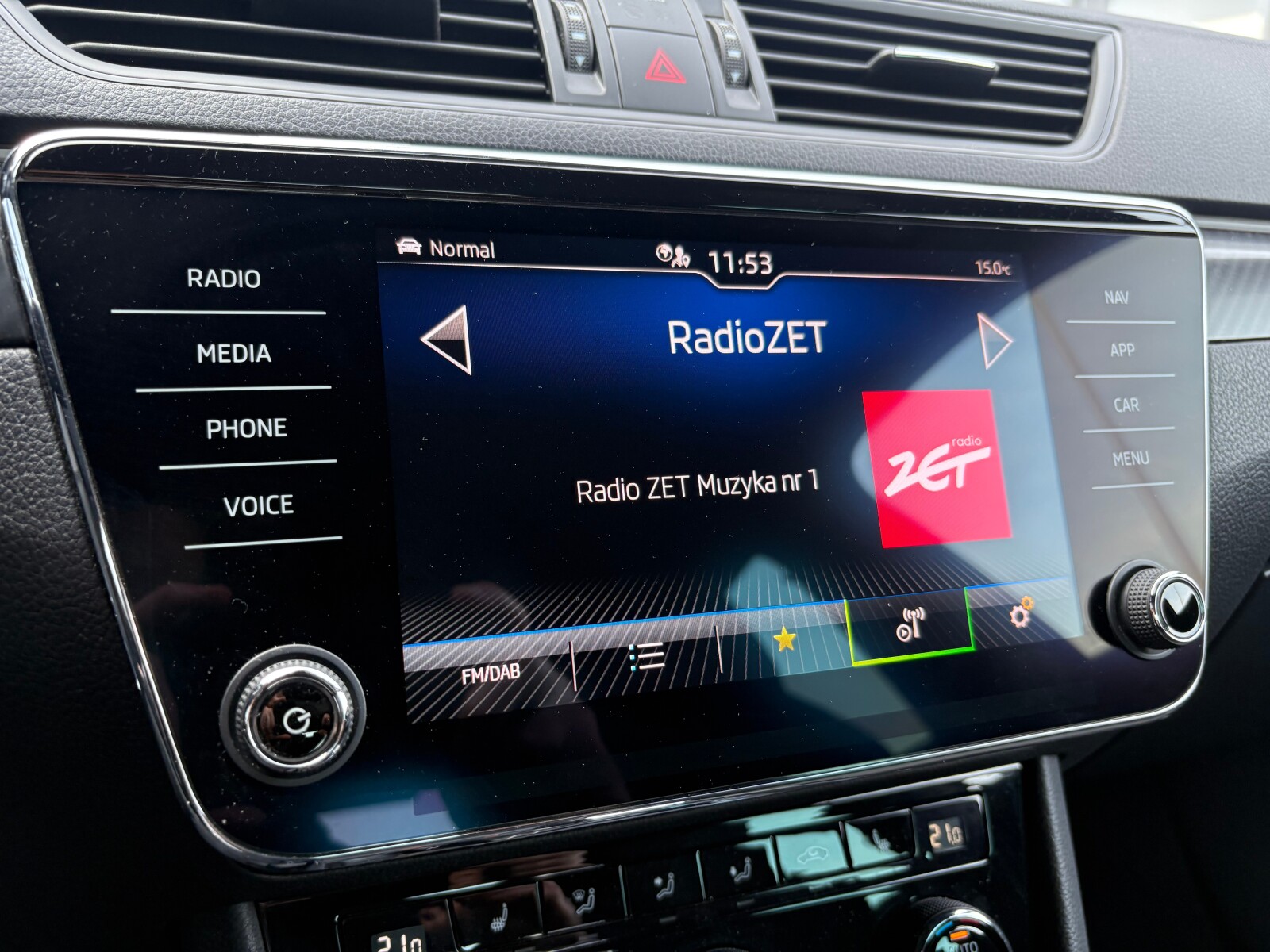 Škoda Superb - zdjęcie 34