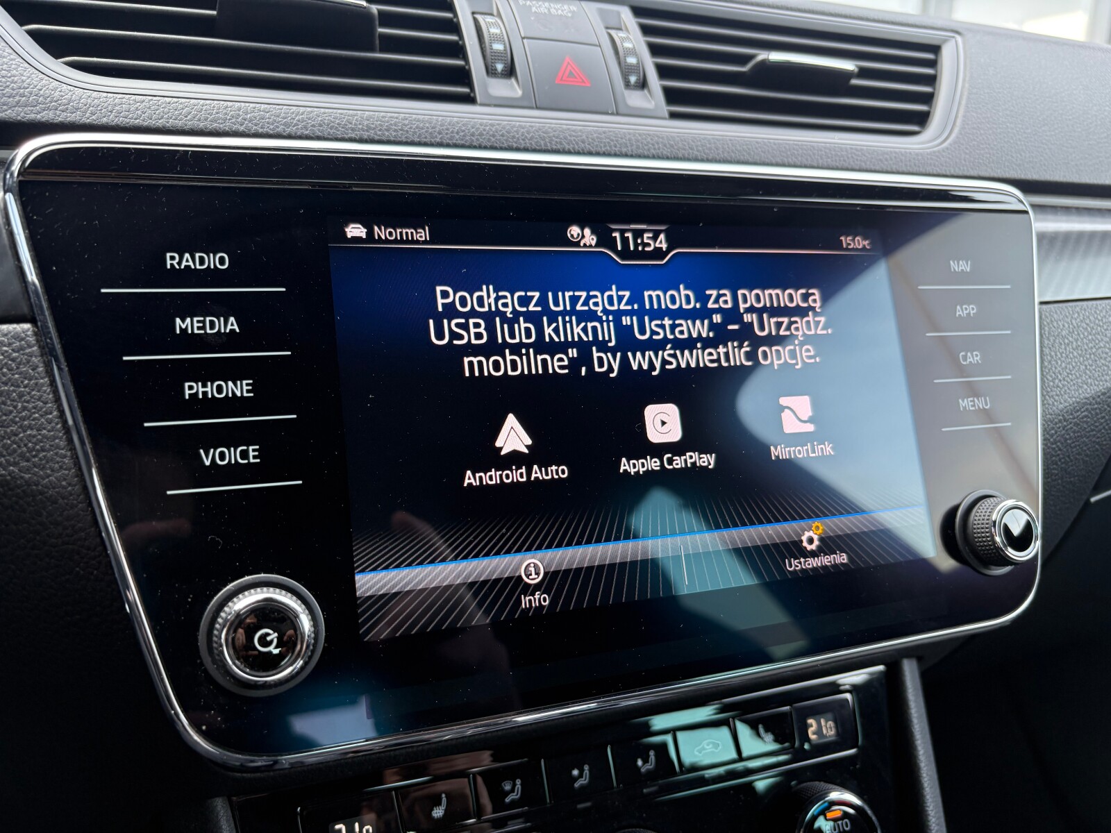Škoda Superb - zdjęcie 38