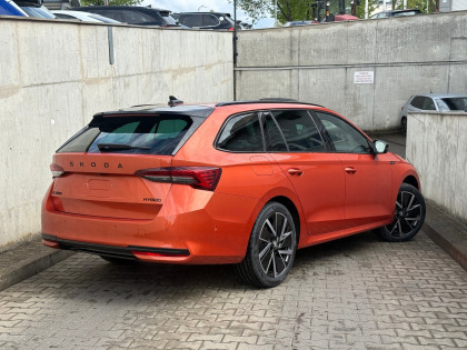 Combi Sportline 1.5 TSI M-HEV 150 KM DSG !! Kolor Specjalny !! Od Ręki