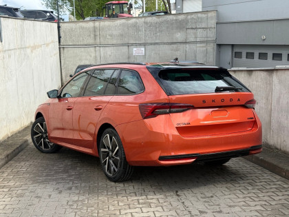 Combi Sportline 1.5 TSI M-HEV 150 KM DSG !! Kolor Specjalny !! Od Ręki