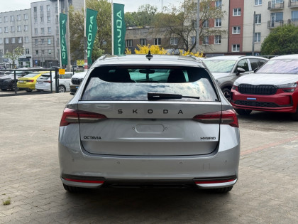 Combi Sportline 1.5 TSI 150 KM M-HEV DSG !! Kolor Specjalny !! Od Ręki