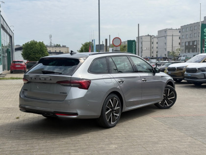 Combi Sportline 1.5 TSI 150 KM M-HEV DSG !! Kolor Specjalny !! Od Ręki