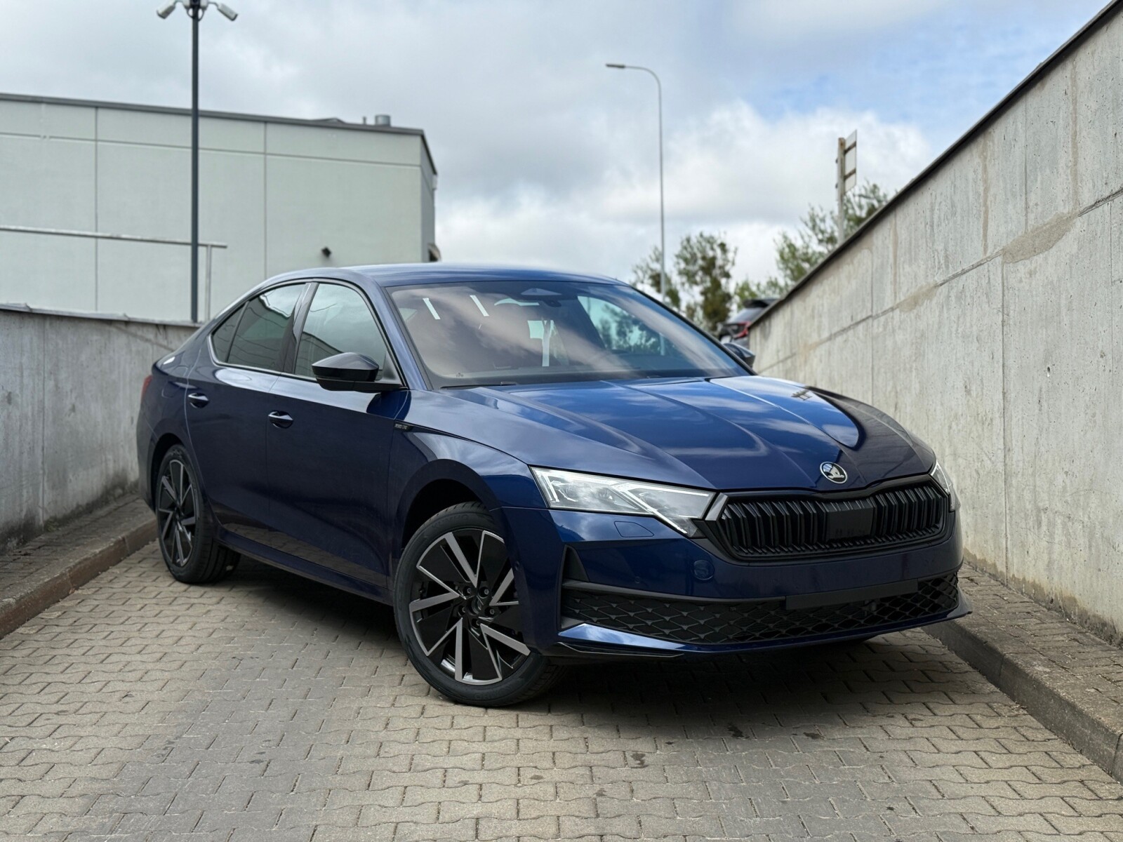Sportline 1.5 TSI 150 KM M-HEV DSG !! Kolor Specjalny !! Od Ręki !