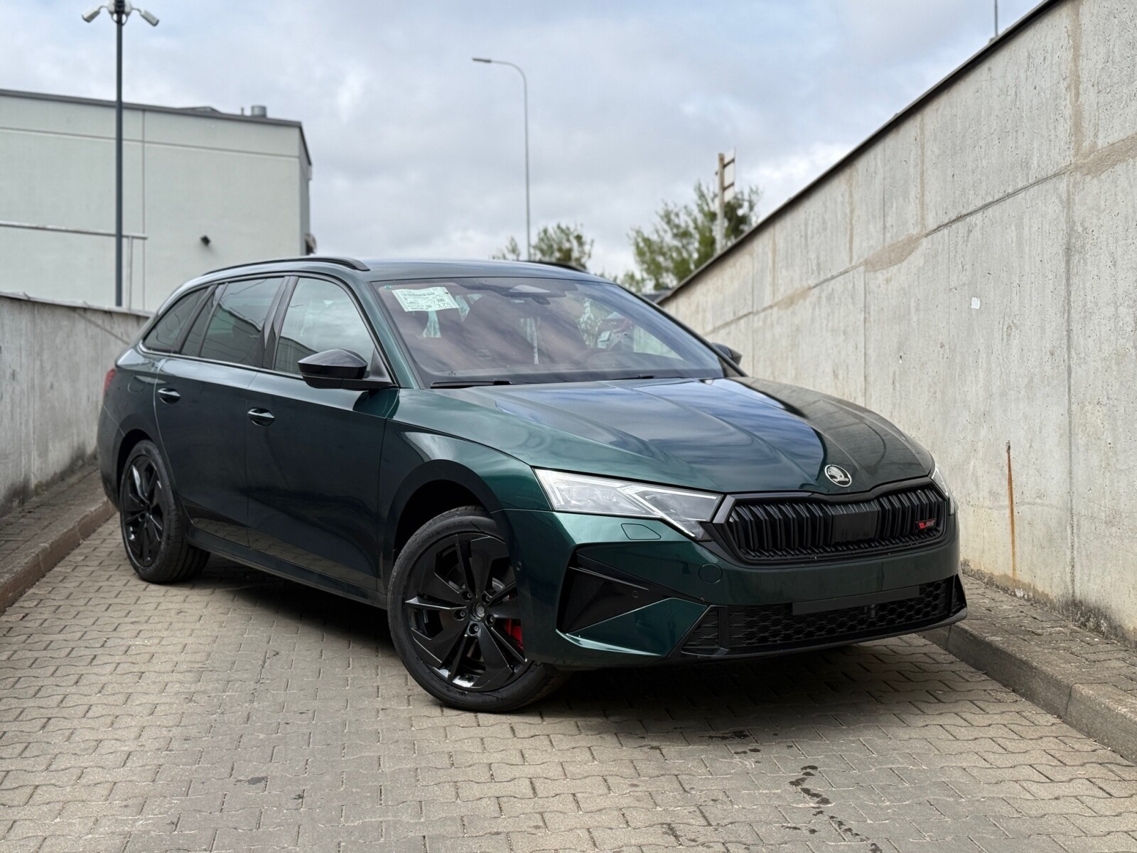 Combi RS 2.0 TSI 265 KM DSG !! Kolor Specjalny !! Dostępna Od Ręki !