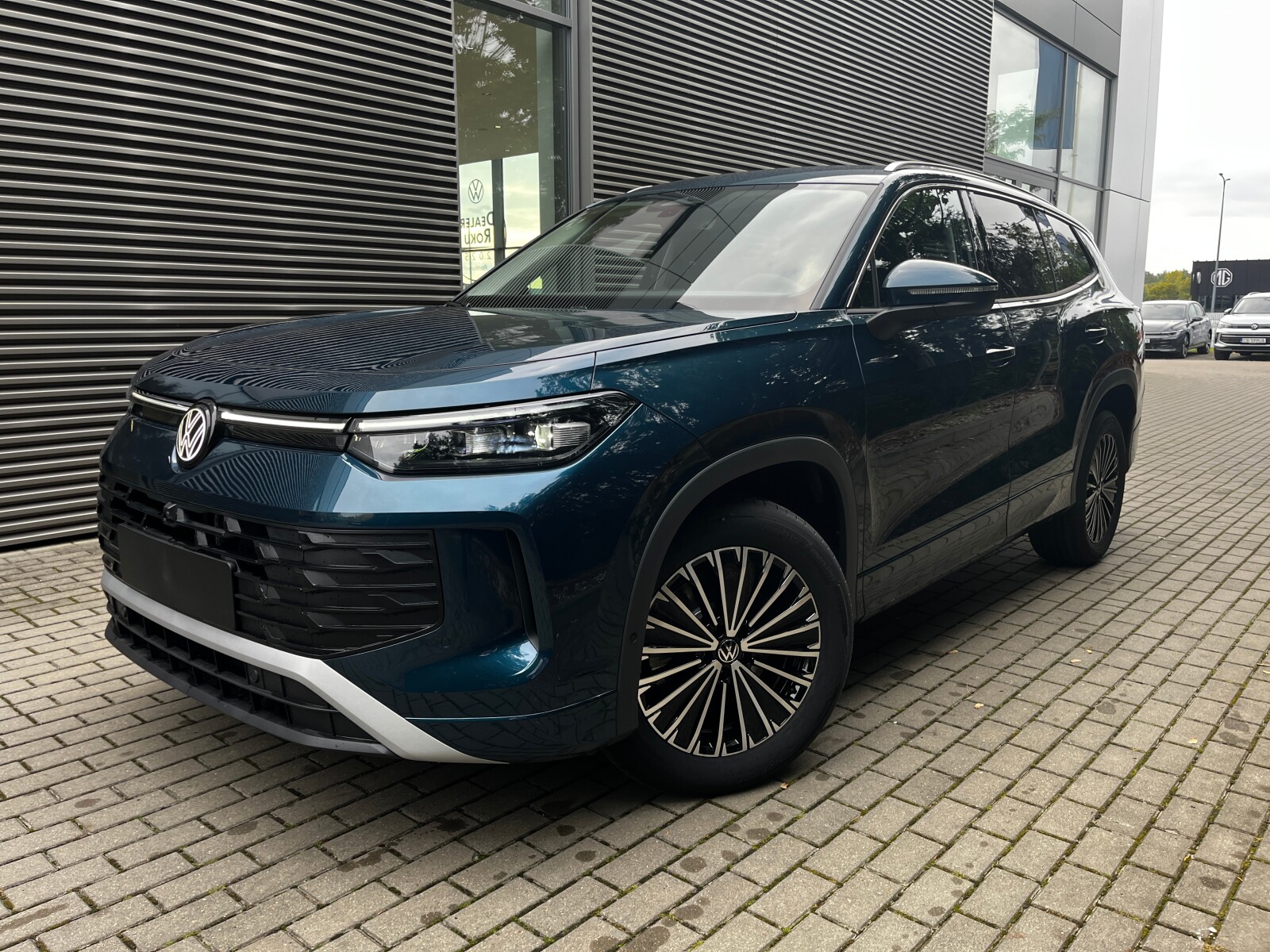 OD RĘKI ! Tayron Life Plus 2.0 TSI 4MOTION 150 KW / 204 KM DSG OD RĘKI ! Tayron Life Plus 2.0 TSI 4MOTION 150 KW / 204 KM DSG