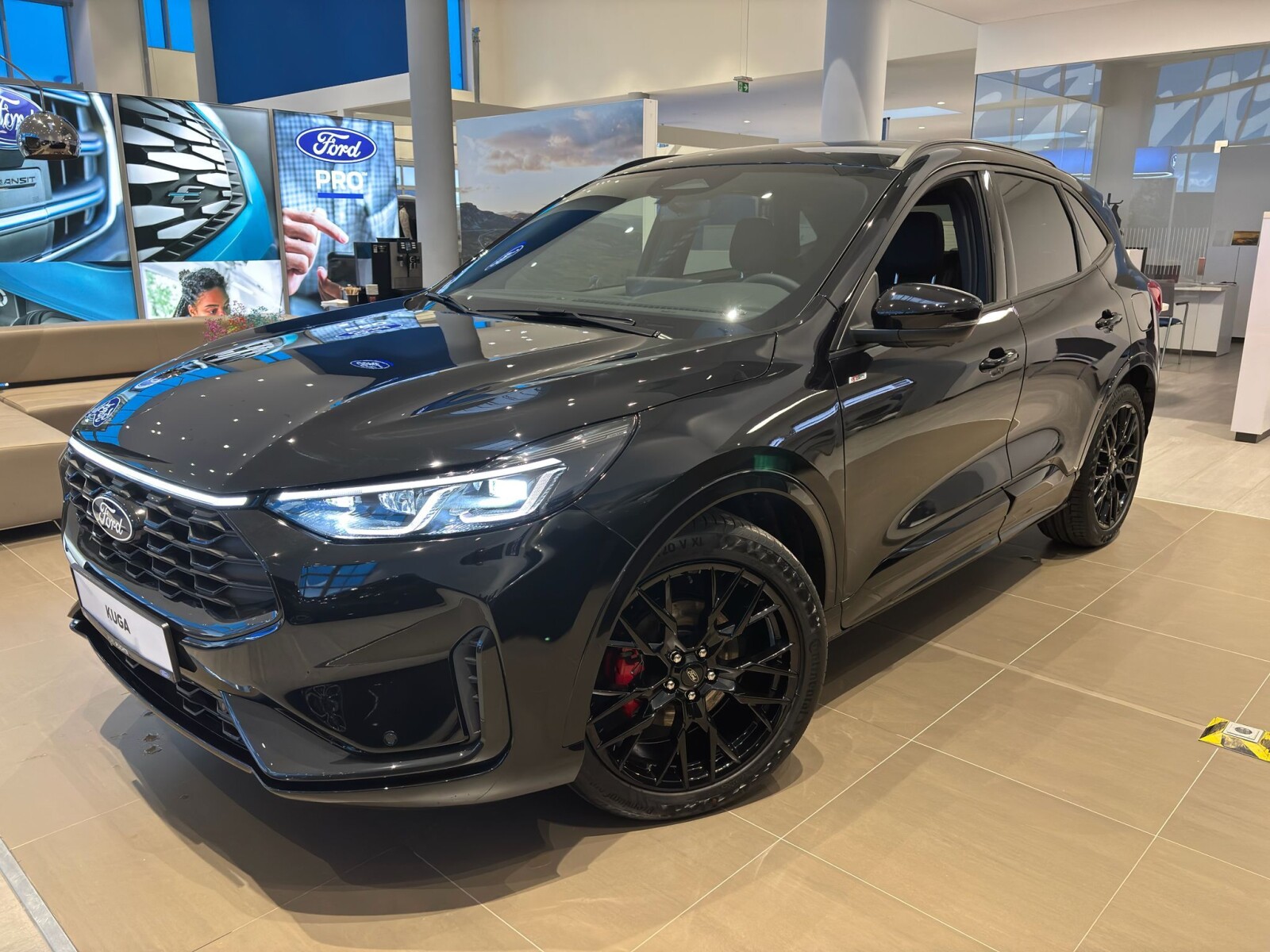 Kuga Z Pakietem Black