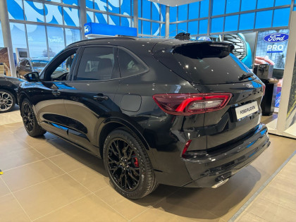 Kuga Z Pakietem Black