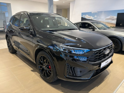 Kuga Z Pakietem Black
