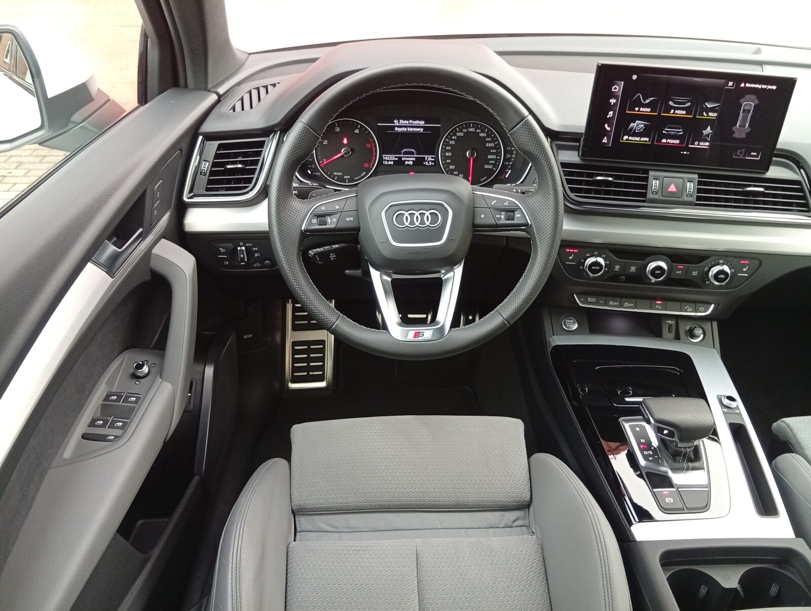Audi Q5 Sportback - zdjęcie 16