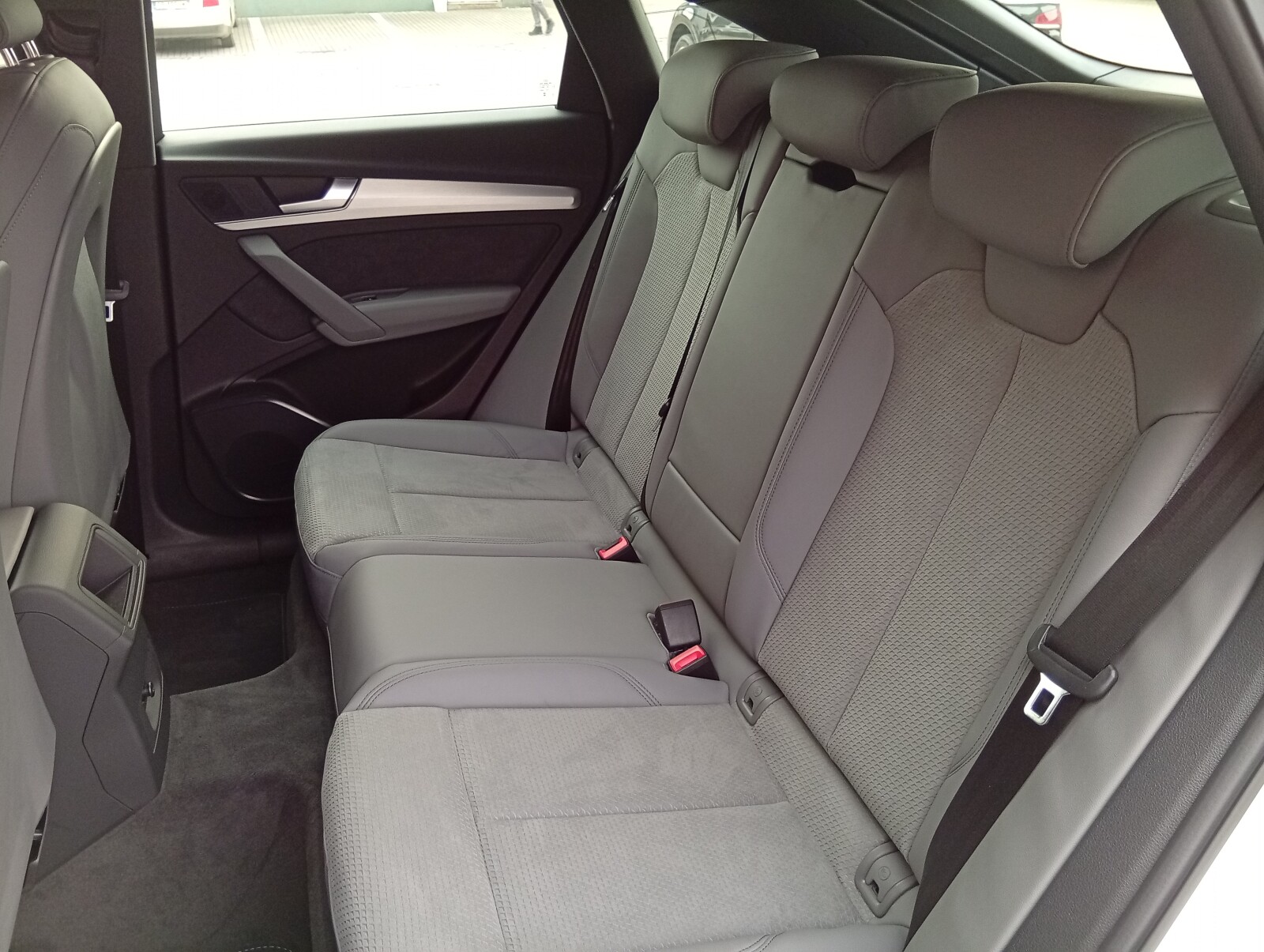 Audi Q5 Sportback - zdjęcie 12