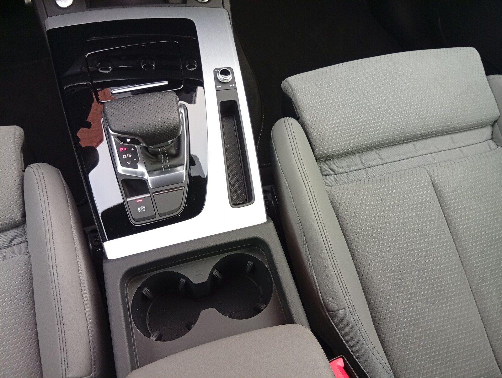 Audi Q5 Sportback - zdjęcie 27