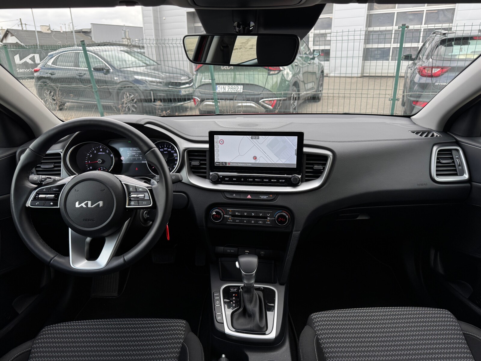 Kia Ceed - zdjęcie 19