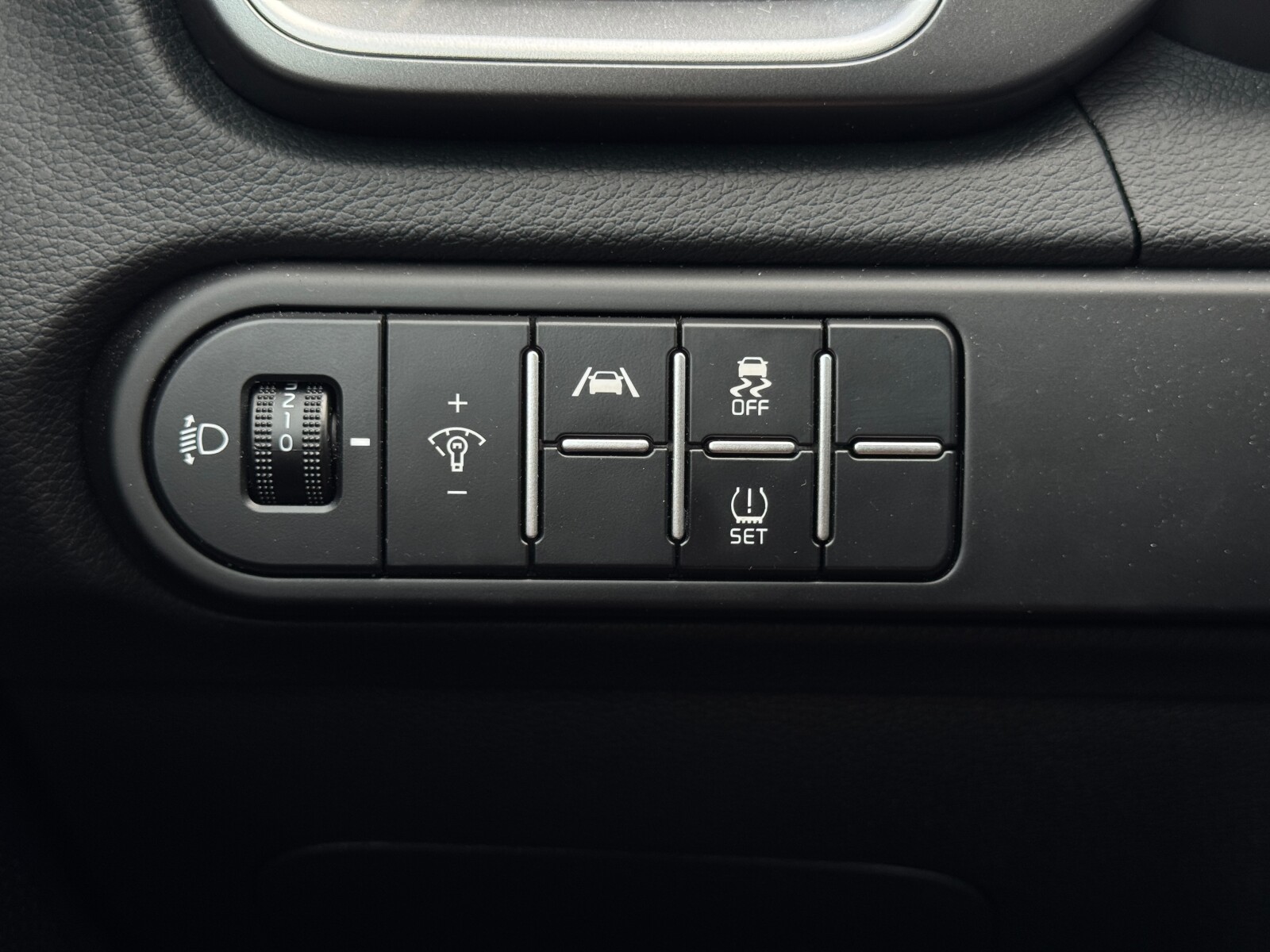 Kia Ceed - zdjęcie 32