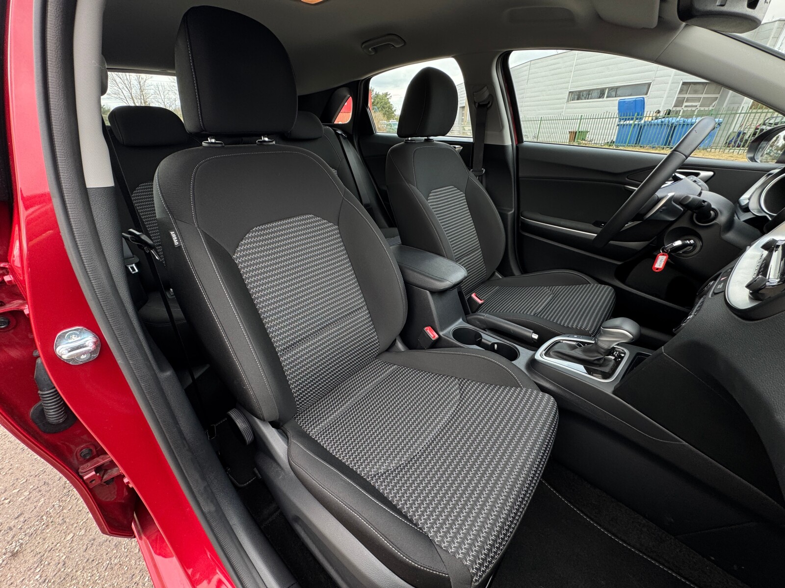 Kia Ceed - zdjęcie 17