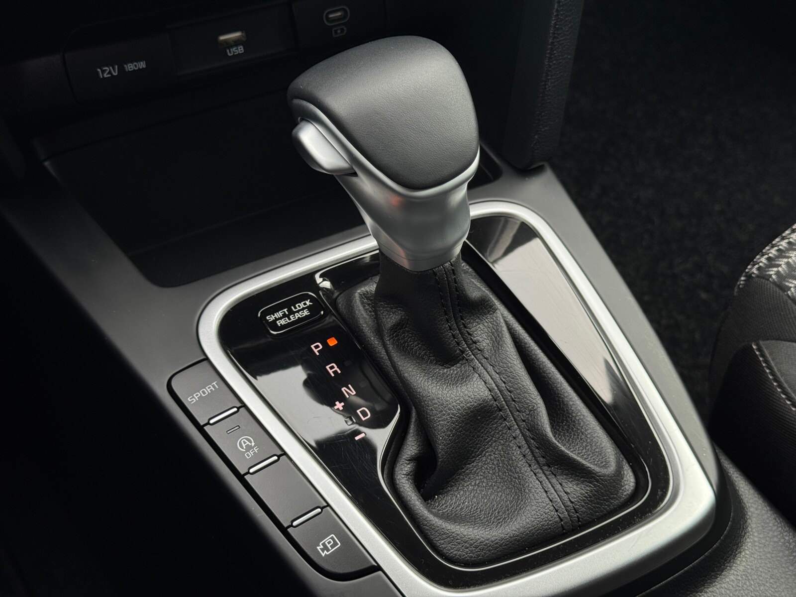 Kia XCeed - zdjęcie 32