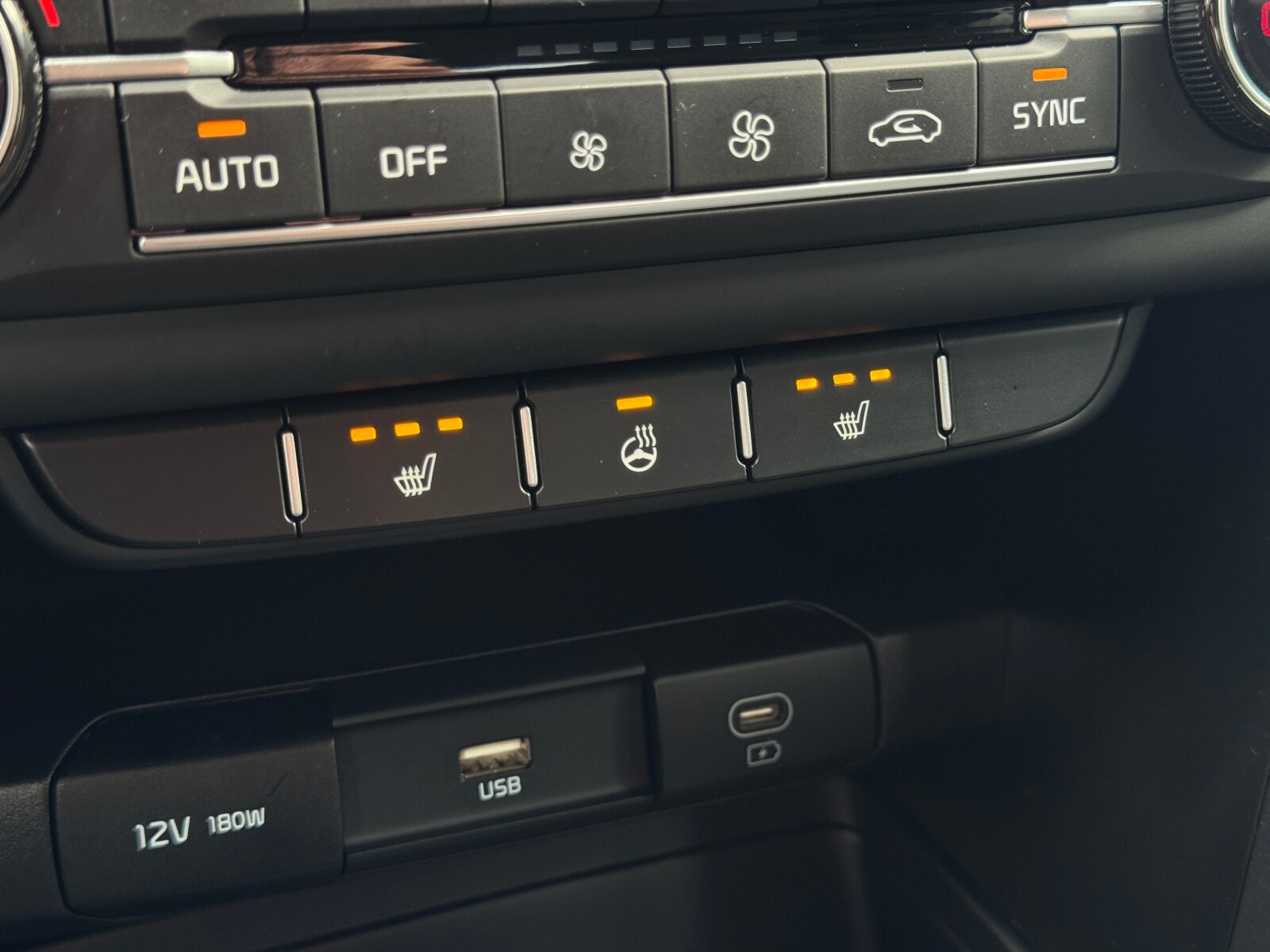 Kia XCeed - zdjęcie 30