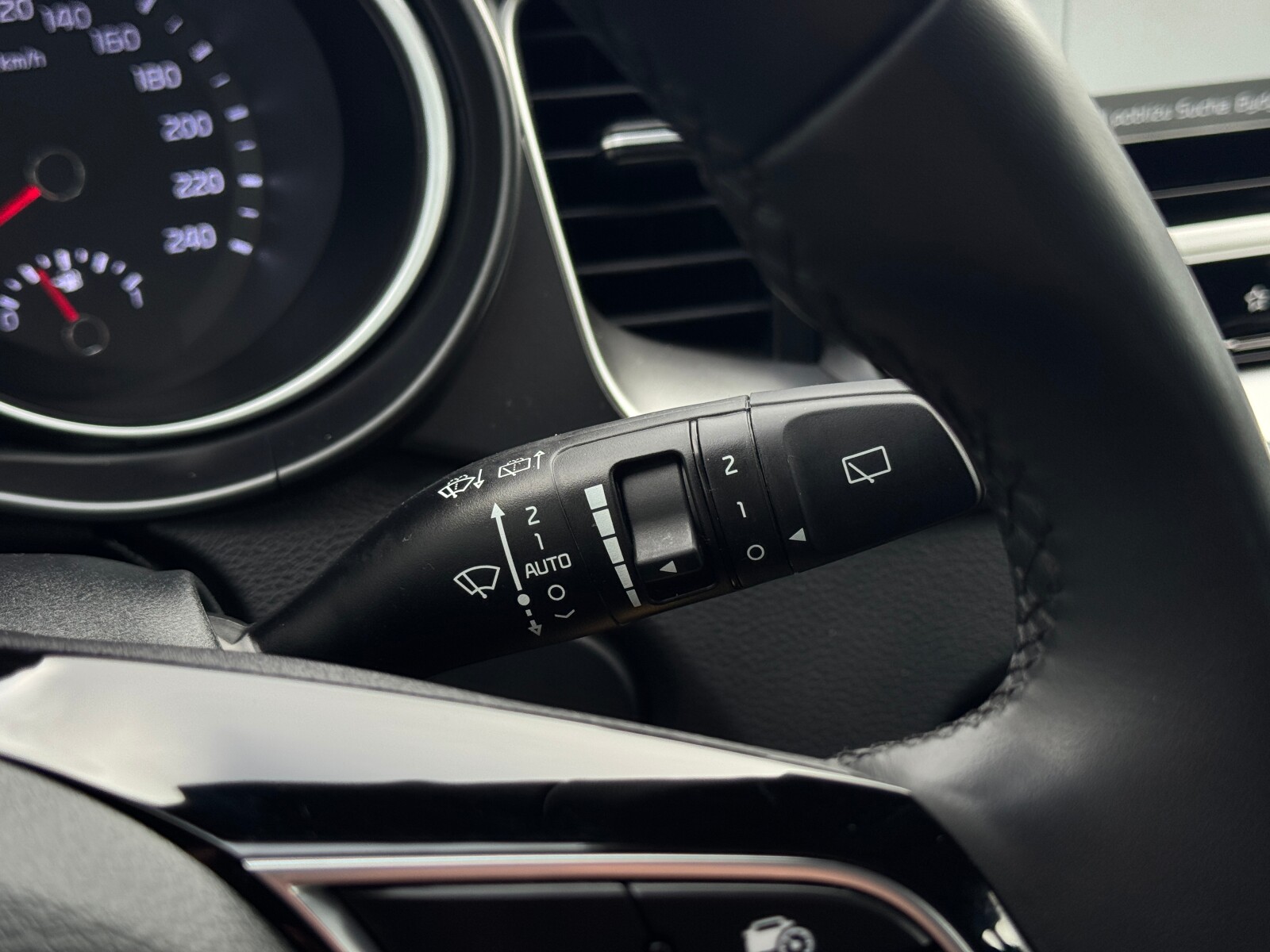 Kia XCeed - zdjęcie 24